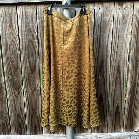 ASOS Green Midi wrap skirt ✨ - Picture 3 of 6